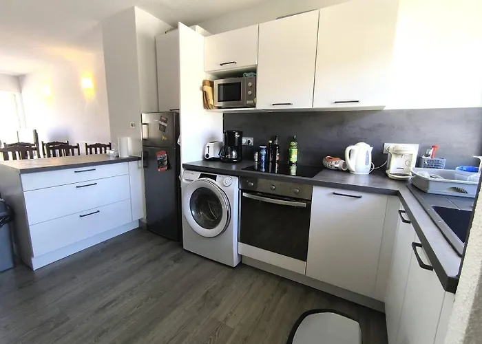 Apartment 190 Cap D'agde, Mitoyenne Avec Jardinet Et Parking Agde